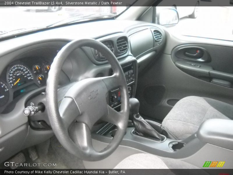 Silverstone Metallic / Dark Pewter 2004 Chevrolet TrailBlazer LS 4x4