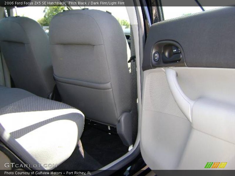Pitch Black / Dark Flint/Light Flint 2006 Ford Focus ZX5 SE Hatchback