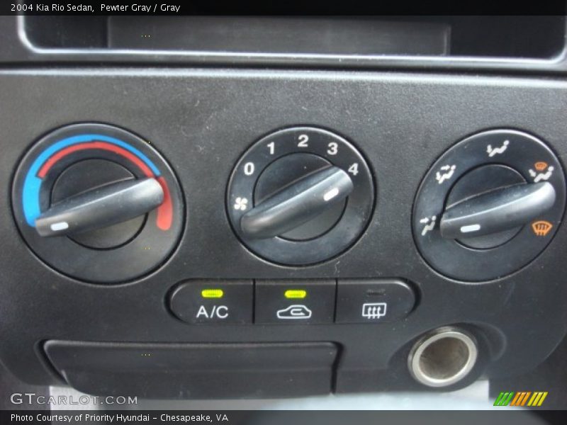 Controls of 2004 Rio Sedan