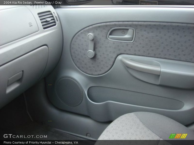 Pewter Gray / Gray 2004 Kia Rio Sedan