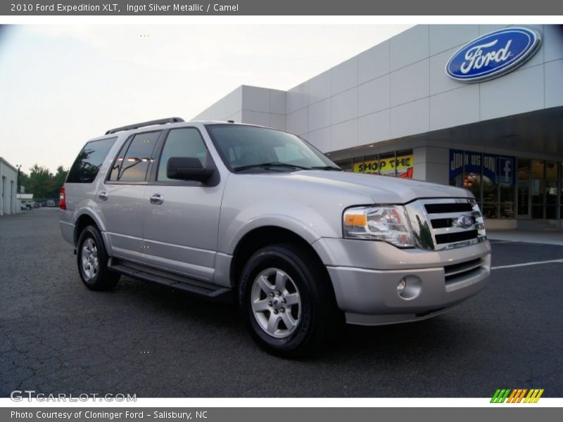 Front 3/4 View of 2010 Expedition XLT