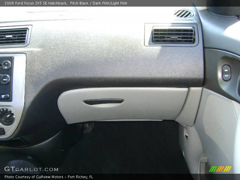 Pitch Black / Dark Flint/Light Flint 2006 Ford Focus ZX5 SE Hatchback