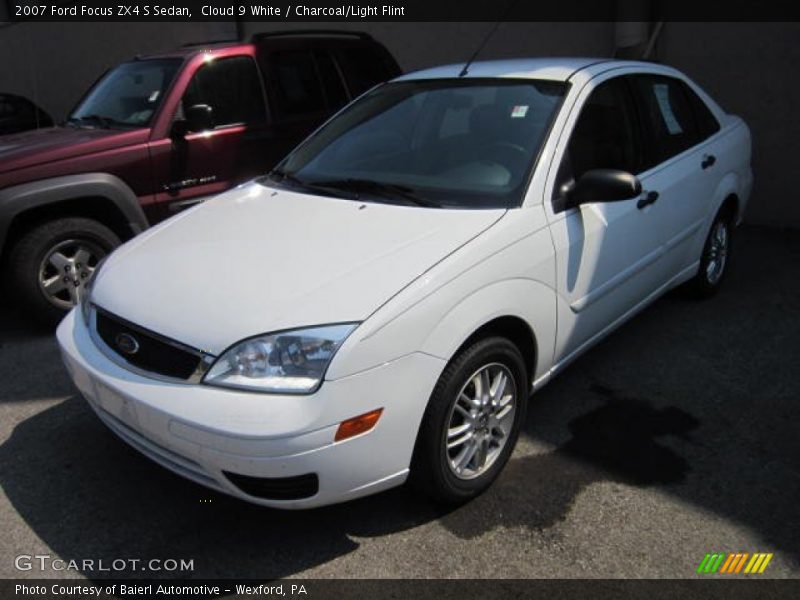 Cloud 9 White / Charcoal/Light Flint 2007 Ford Focus ZX4 S Sedan