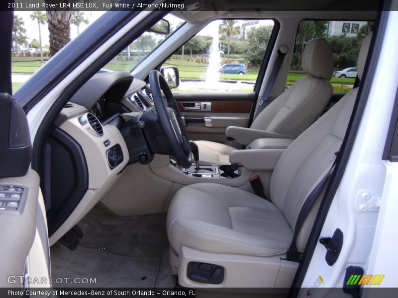  2011 LR4 HSE LUX Almond/Nutmeg Interior