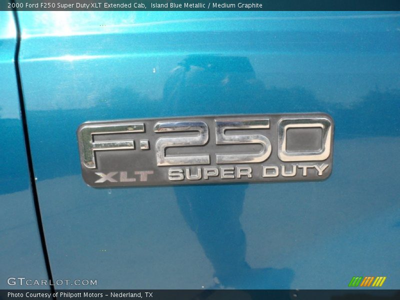  2000 F250 Super Duty XLT Extended Cab Logo