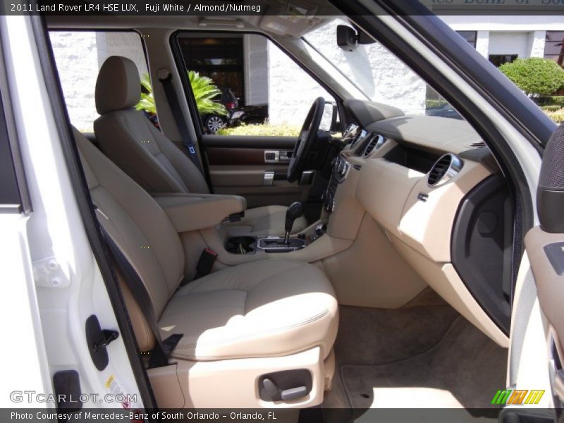 Fuji White / Almond/Nutmeg 2011 Land Rover LR4 HSE LUX