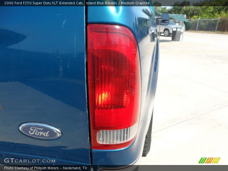 Island Blue Metallic / Medium Graphite 2000 Ford F250 Super Duty XLT Extended Cab