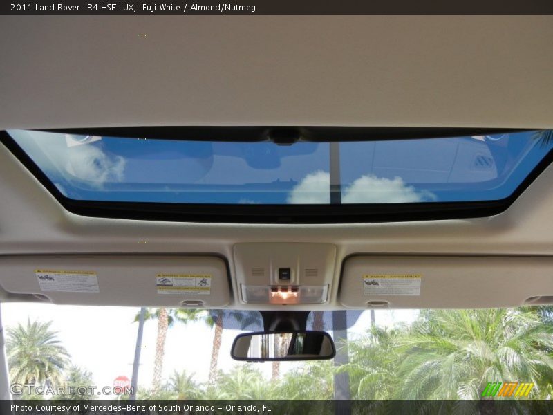 Fuji White / Almond/Nutmeg 2011 Land Rover LR4 HSE LUX