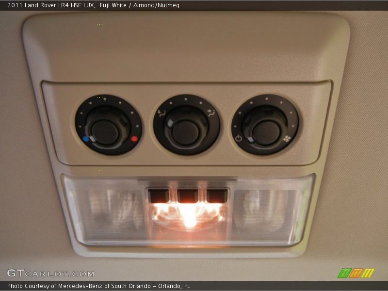 Fuji White / Almond/Nutmeg 2011 Land Rover LR4 HSE LUX