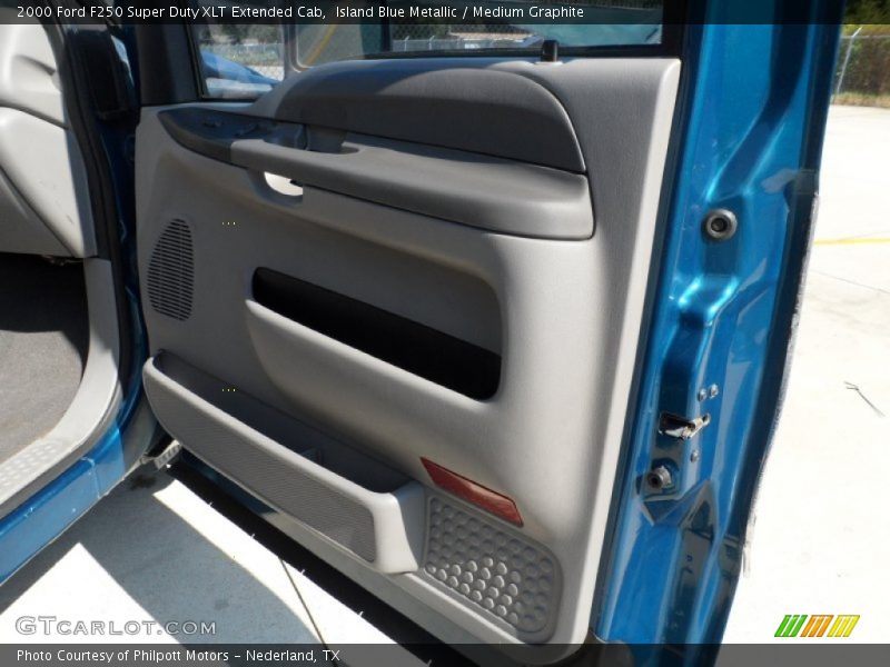 Door Panel of 2000 F250 Super Duty XLT Extended Cab