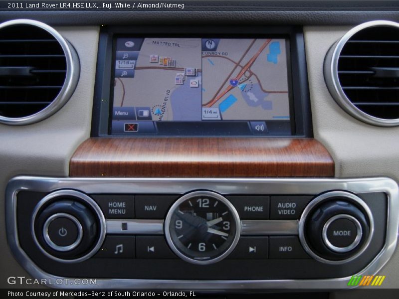 Navigation of 2011 LR4 HSE LUX