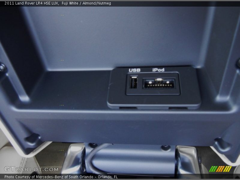 Fuji White / Almond/Nutmeg 2011 Land Rover LR4 HSE LUX