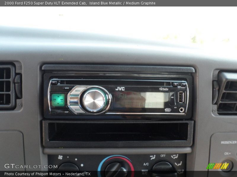 Audio System of 2000 F250 Super Duty XLT Extended Cab