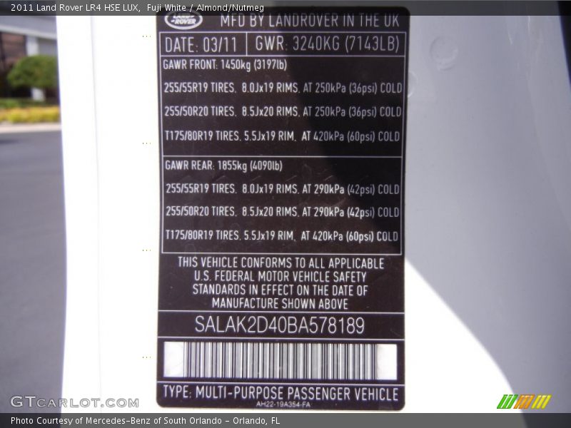 Fuji White / Almond/Nutmeg 2011 Land Rover LR4 HSE LUX