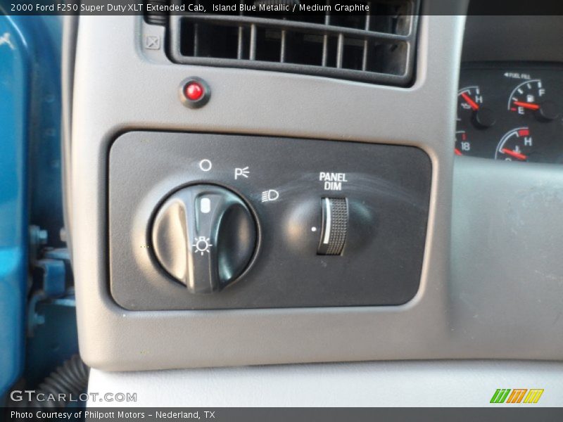 Controls of 2000 F250 Super Duty XLT Extended Cab