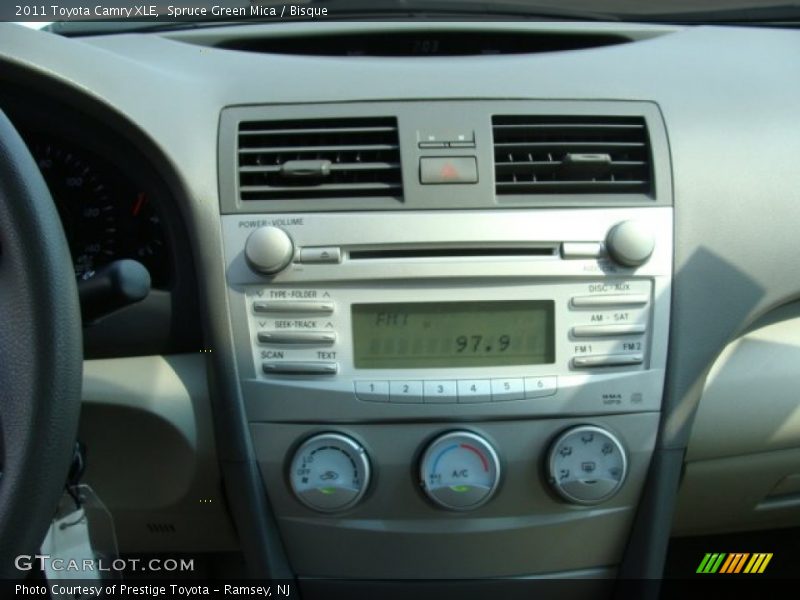 Spruce Green Mica / Bisque 2011 Toyota Camry XLE