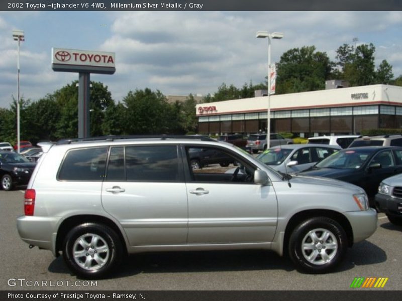 Millennium Silver Metallic / Gray 2002 Toyota Highlander V6 4WD