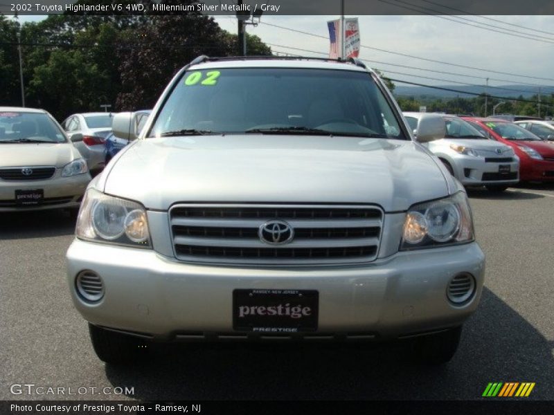 Millennium Silver Metallic / Gray 2002 Toyota Highlander V6 4WD