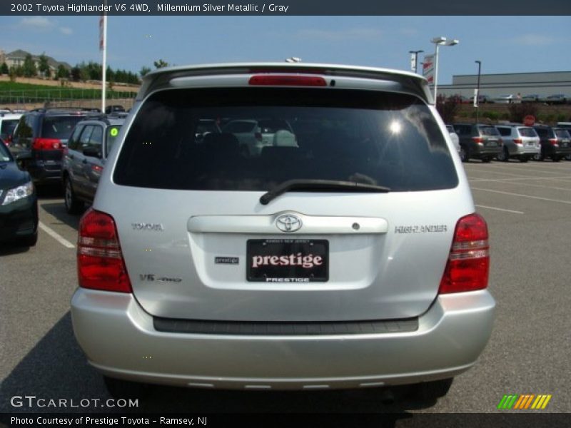 Millennium Silver Metallic / Gray 2002 Toyota Highlander V6 4WD