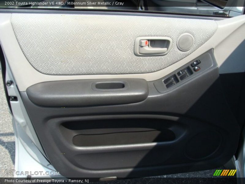 Millennium Silver Metallic / Gray 2002 Toyota Highlander V6 4WD