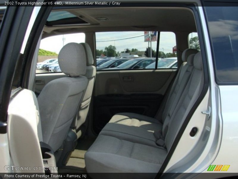 Millennium Silver Metallic / Gray 2002 Toyota Highlander V6 4WD