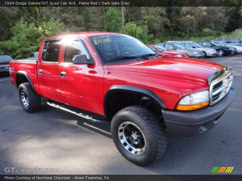 Front 3/4 View of 2004 Dakota SXT Quad Cab 4x4