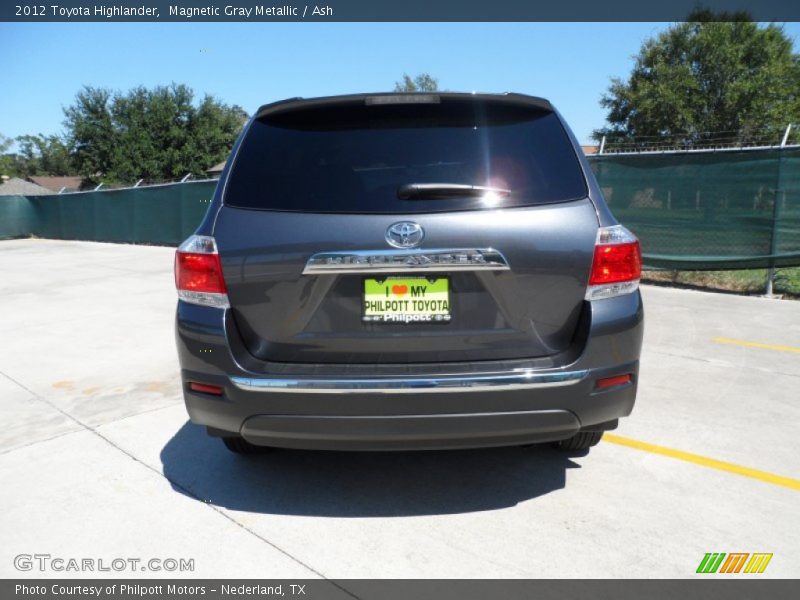 Magnetic Gray Metallic / Ash 2012 Toyota Highlander