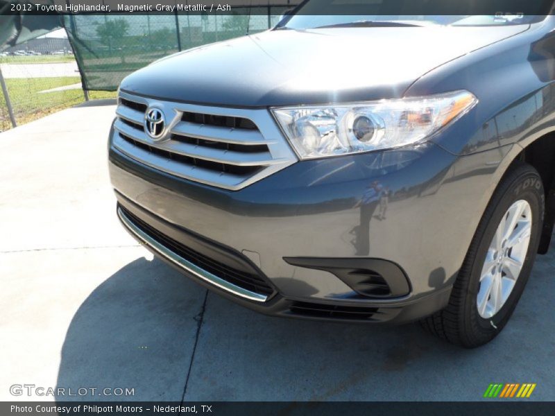 Magnetic Gray Metallic / Ash 2012 Toyota Highlander