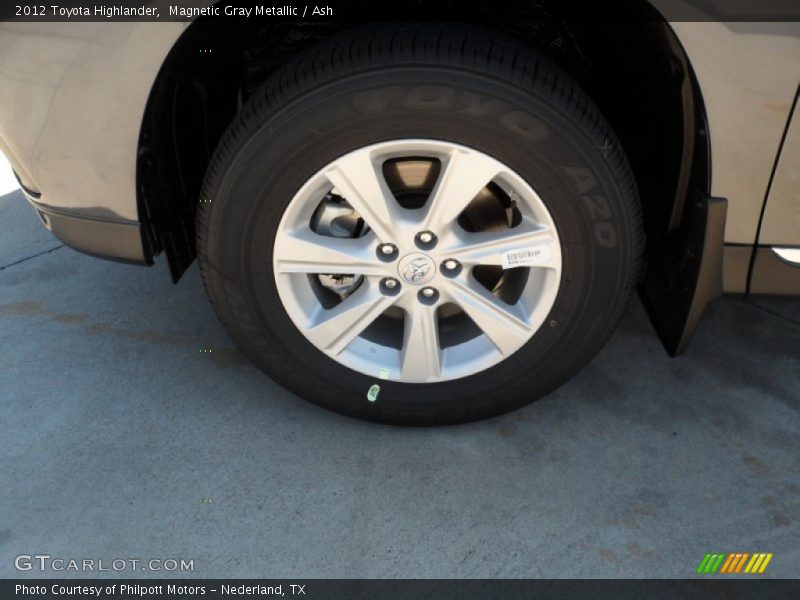 Magnetic Gray Metallic / Ash 2012 Toyota Highlander