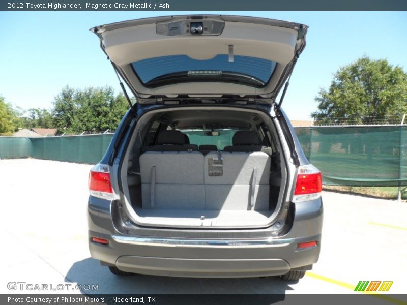 Magnetic Gray Metallic / Ash 2012 Toyota Highlander