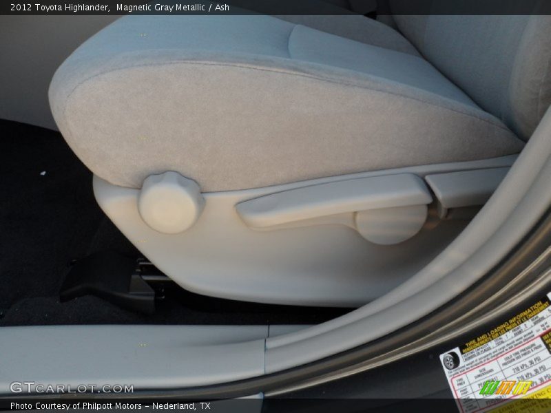 Magnetic Gray Metallic / Ash 2012 Toyota Highlander