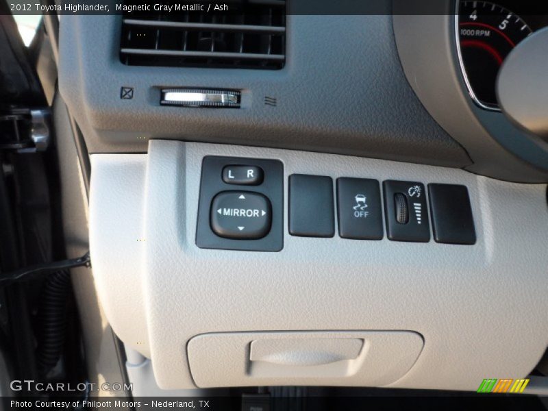 Magnetic Gray Metallic / Ash 2012 Toyota Highlander