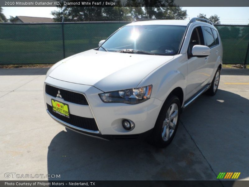 Diamond White Pearl / Beige 2010 Mitsubishi Outlander XLS