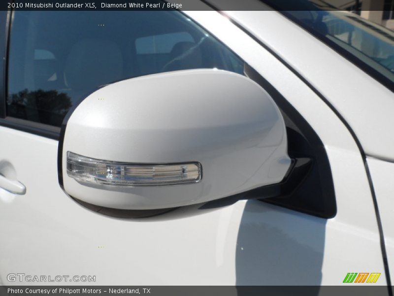 Diamond White Pearl / Beige 2010 Mitsubishi Outlander XLS