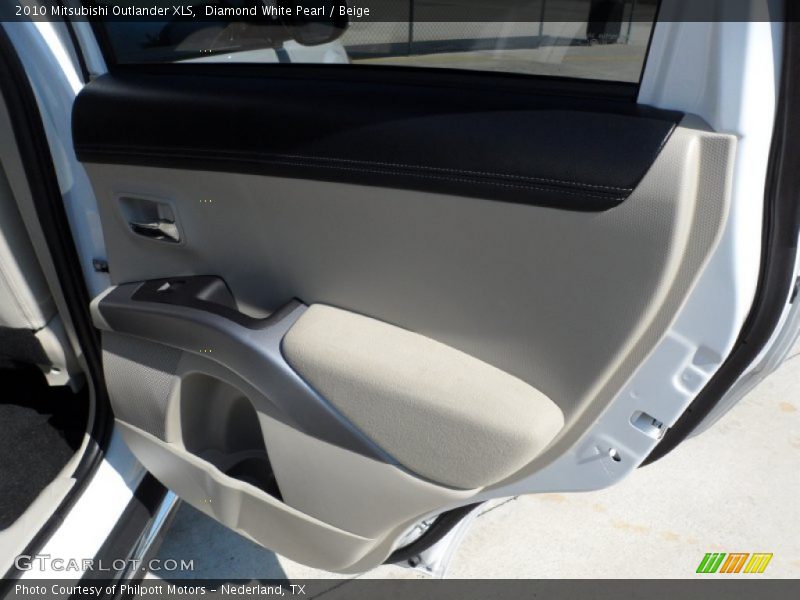 Diamond White Pearl / Beige 2010 Mitsubishi Outlander XLS