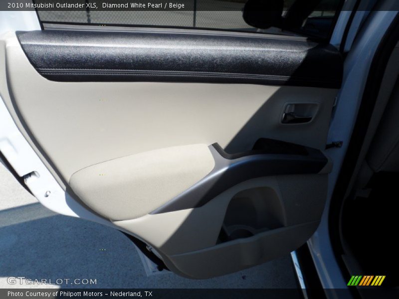 Diamond White Pearl / Beige 2010 Mitsubishi Outlander XLS