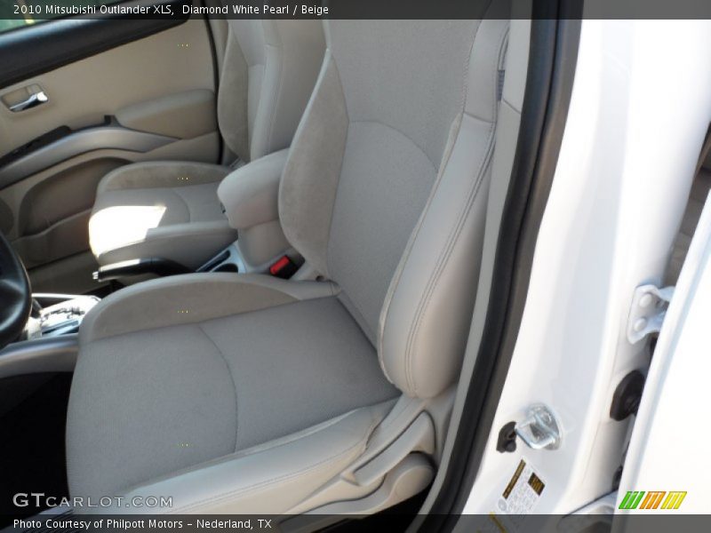 Diamond White Pearl / Beige 2010 Mitsubishi Outlander XLS