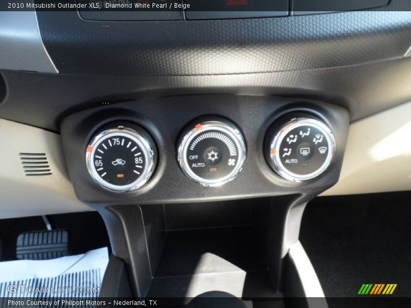 Diamond White Pearl / Beige 2010 Mitsubishi Outlander XLS