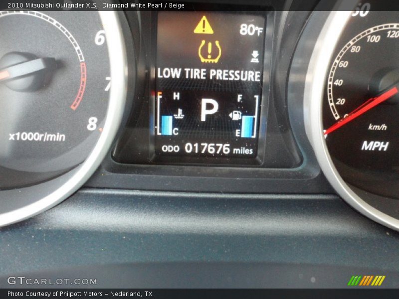 Diamond White Pearl / Beige 2010 Mitsubishi Outlander XLS