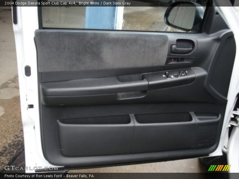 Door Panel of 2004 Dakota Sport Club Cab 4x4