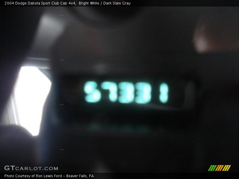 Bright White / Dark Slate Gray 2004 Dodge Dakota Sport Club Cab 4x4