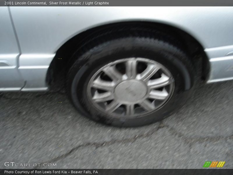 Silver Frost Metallic / Light Graphite 2001 Lincoln Continental