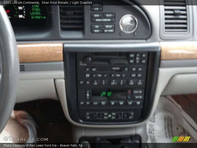 Silver Frost Metallic / Light Graphite 2001 Lincoln Continental