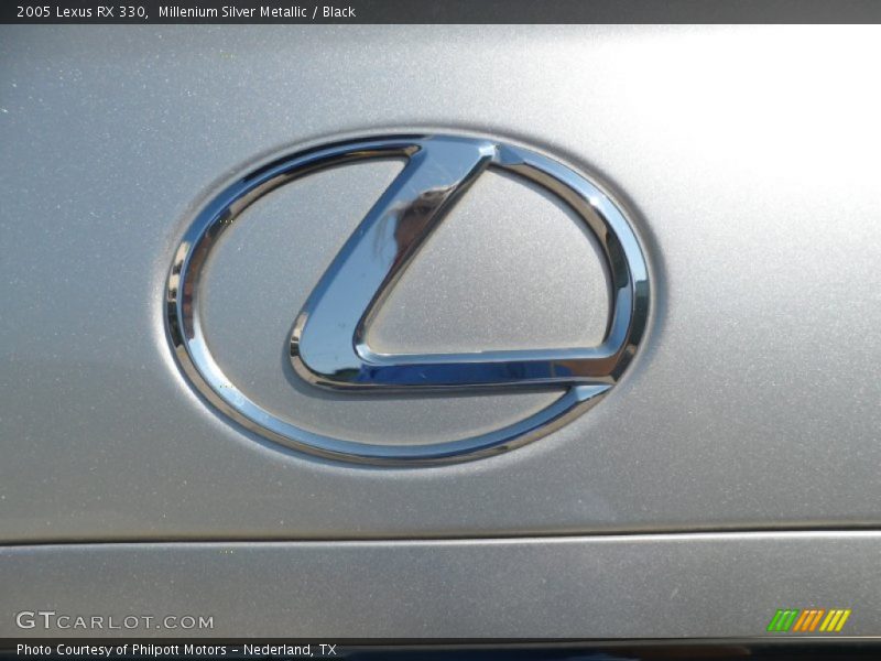  2005 RX 330 Logo