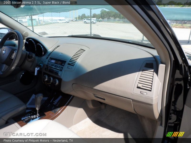 Super Black / Blond 2005 Nissan Altima 2.5 SL
