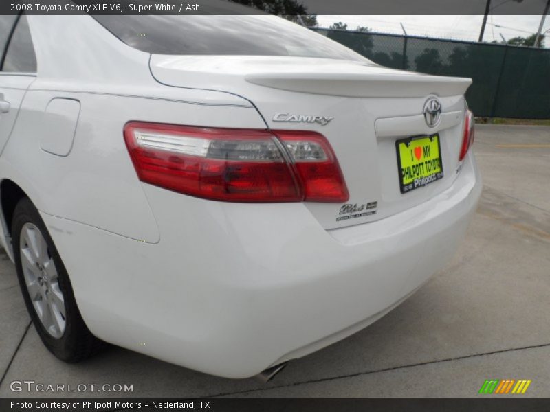 Super White / Ash 2008 Toyota Camry XLE V6