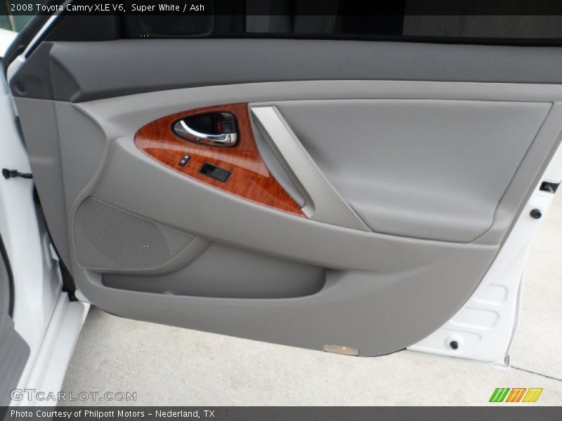 Super White / Ash 2008 Toyota Camry XLE V6