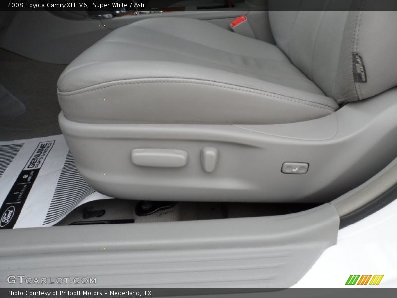 Super White / Ash 2008 Toyota Camry XLE V6