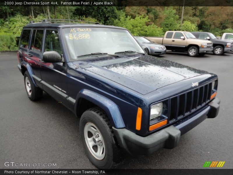 Front 3/4 View of 2000 Cherokee Sport 4x4