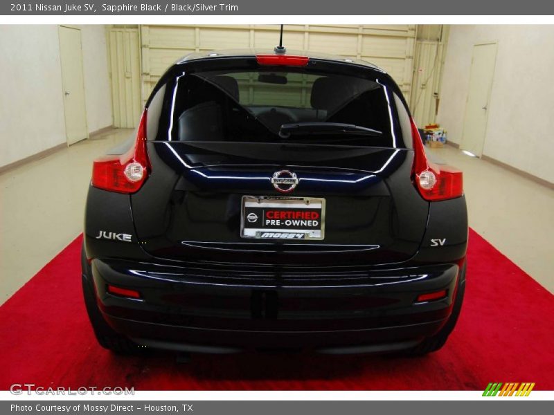 Sapphire Black / Black/Silver Trim 2011 Nissan Juke SV